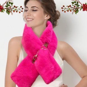 STOCKING STUFFER! LADIES FAUX FUR PULL THROUGH SCARF